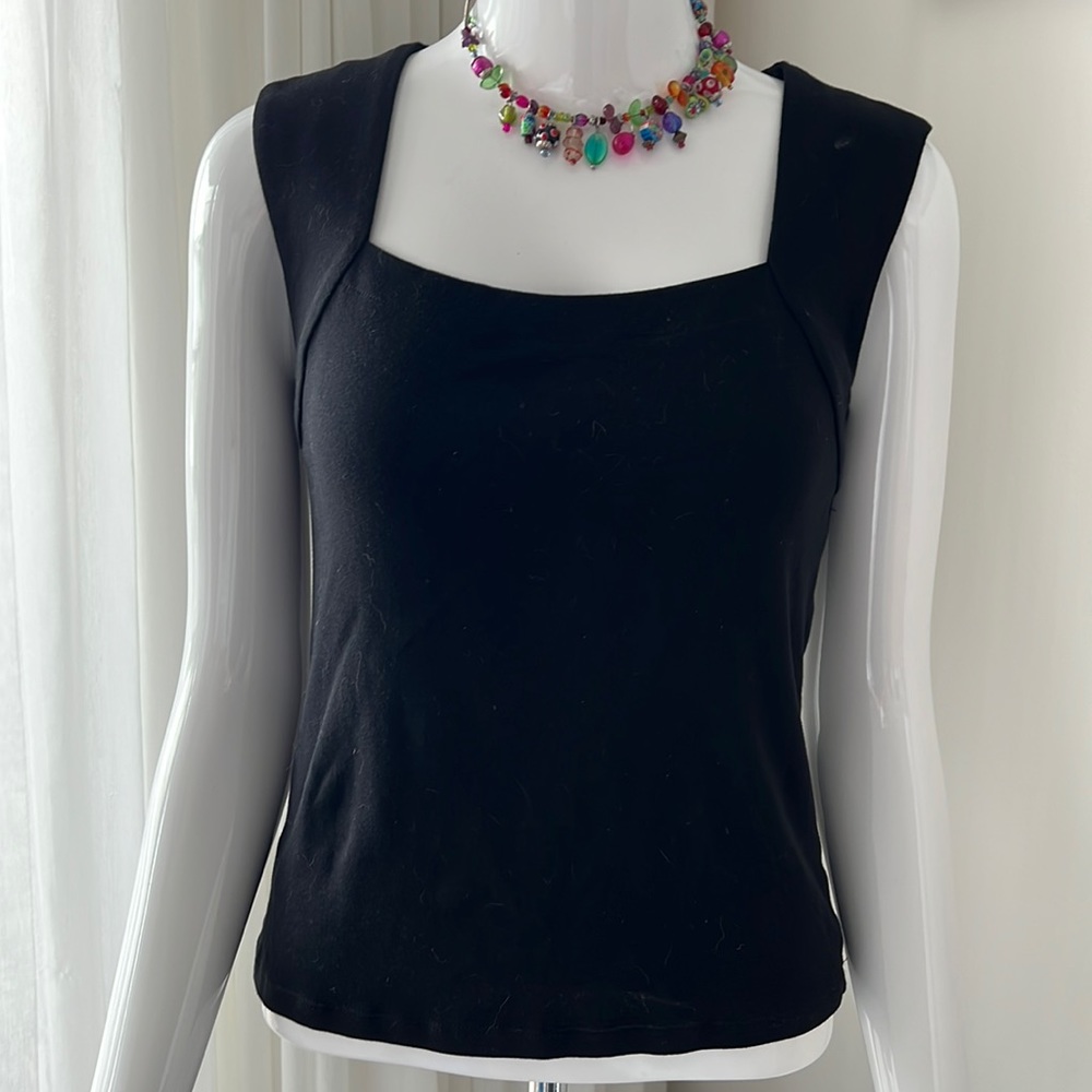 Ann Taylor sleeveless top zip up back